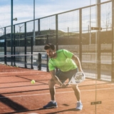 Hoe verbeter je je backhand in padel?